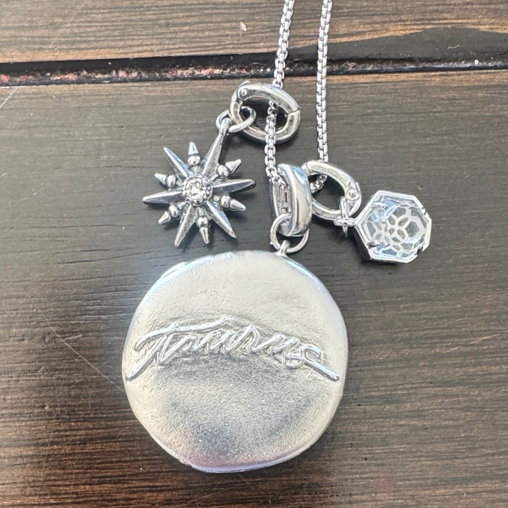 NWOT Kendra Scott Taurus ♉️ Necklace